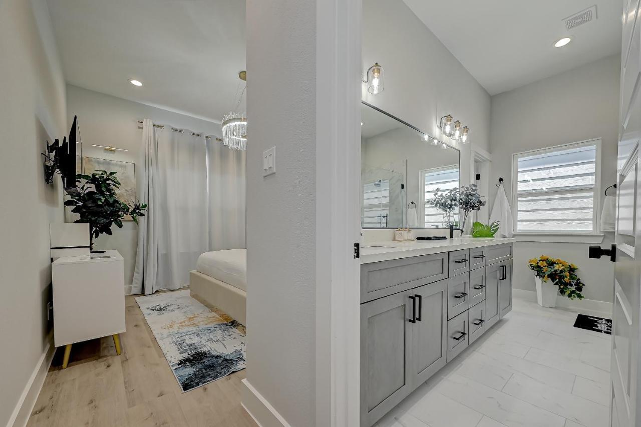 Villa Elegant 3Br Haven- Games, Luxury & Lush Garden Houston Esterno foto