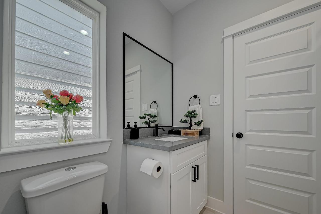 Villa Elegant 3Br Haven- Games, Luxury & Lush Garden Houston Esterno foto