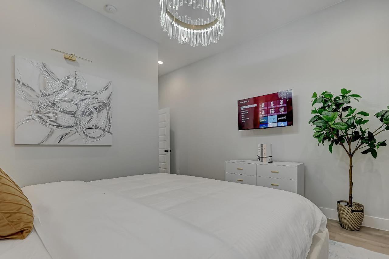 Villa Elegant 3Br Haven- Games, Luxury & Lush Garden Houston Esterno foto